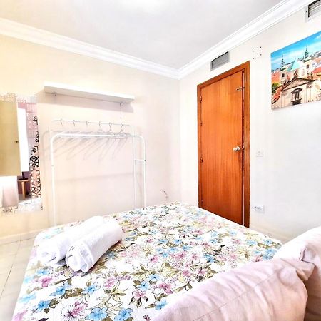 Budget And Cute Rooms With Balcony Sevilla Center Dış mekan fotoğraf