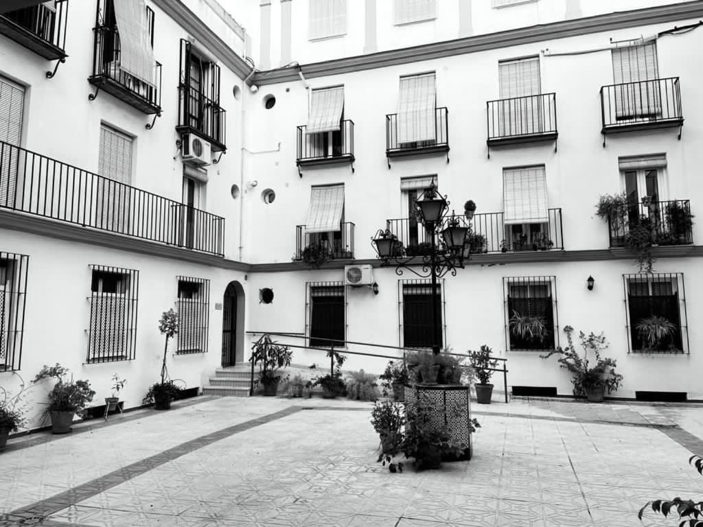 Budget And Cute Rooms With Balcony Sevilla Center Dış mekan fotoğraf