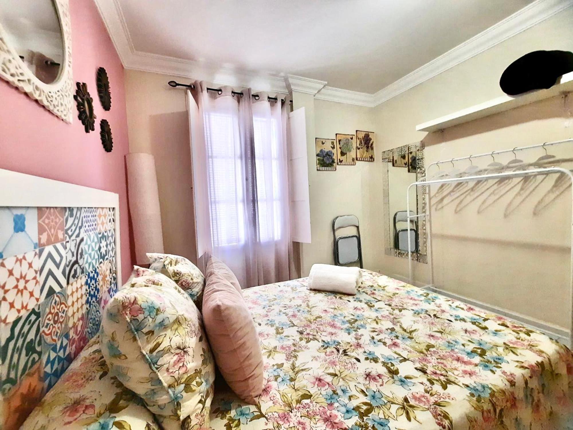 Budget And Cute Rooms With Balcony Sevilla Center Dış mekan fotoğraf