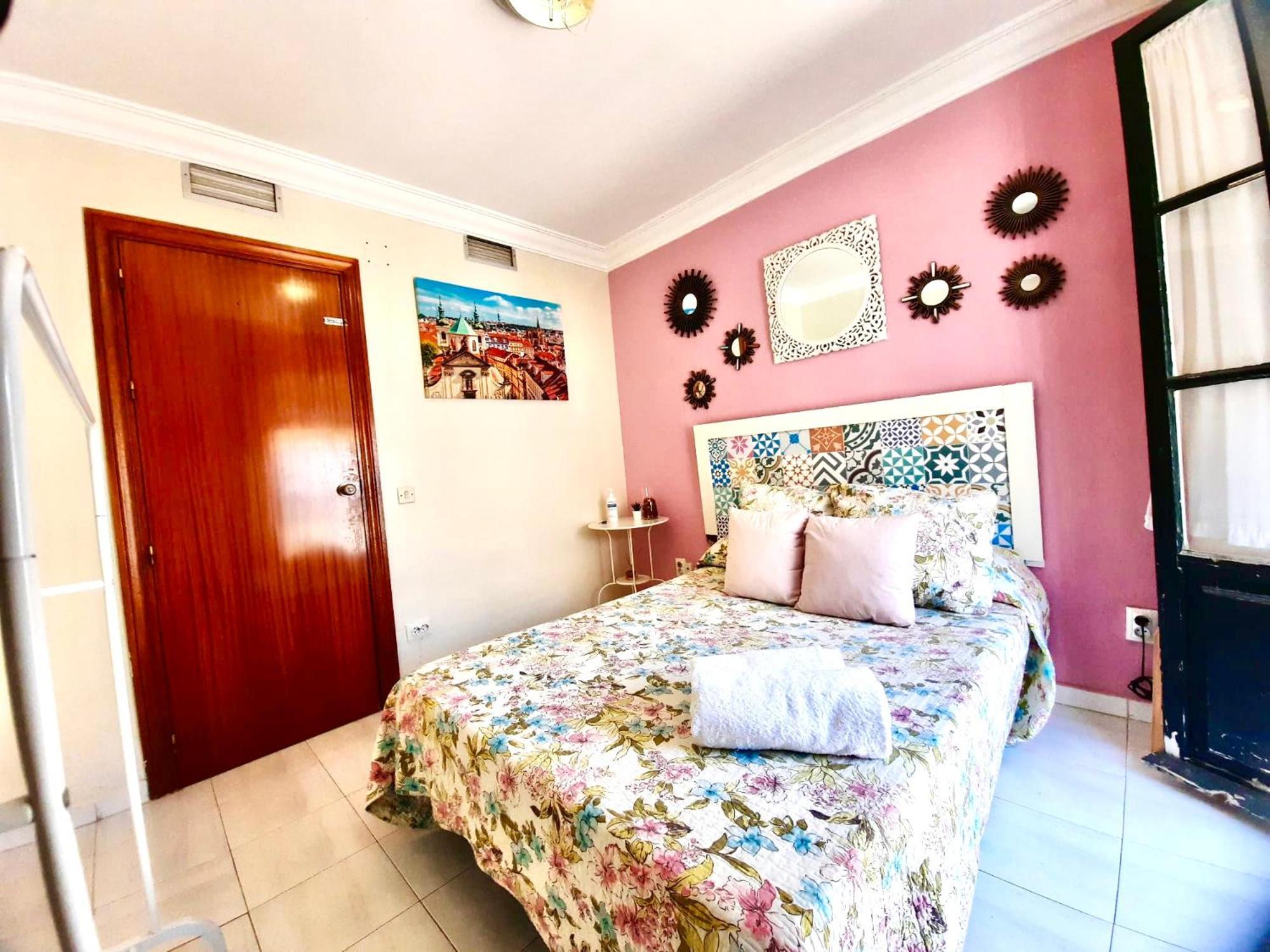 Budget And Cute Rooms With Balcony Sevilla Center Dış mekan fotoğraf