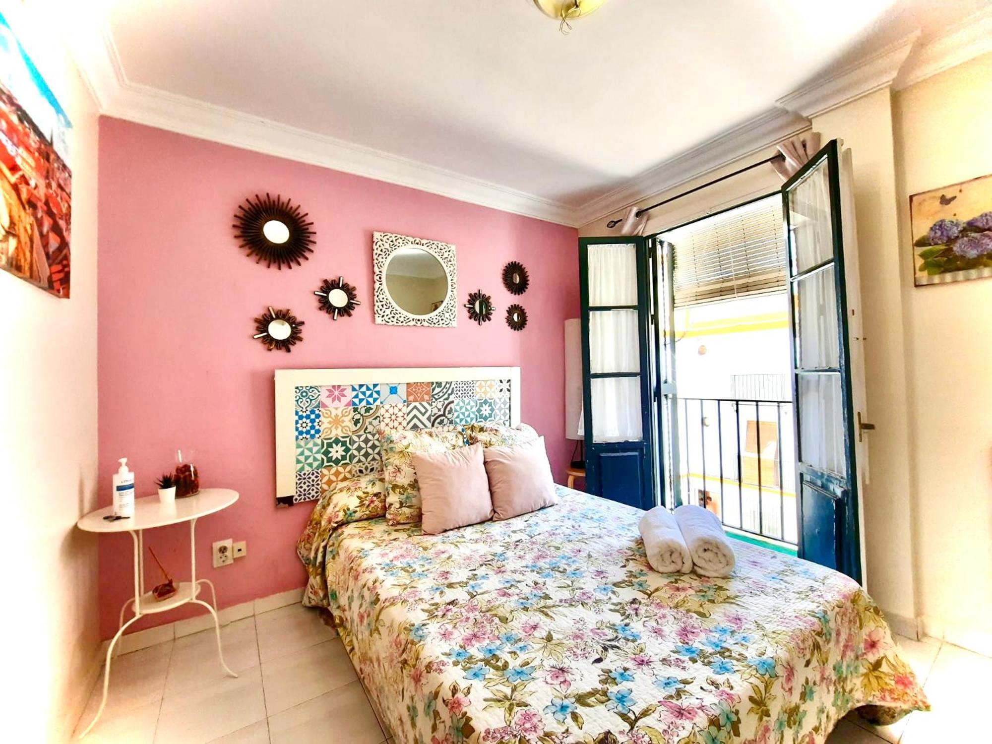 Budget And Cute Rooms With Balcony Sevilla Center Dış mekan fotoğraf