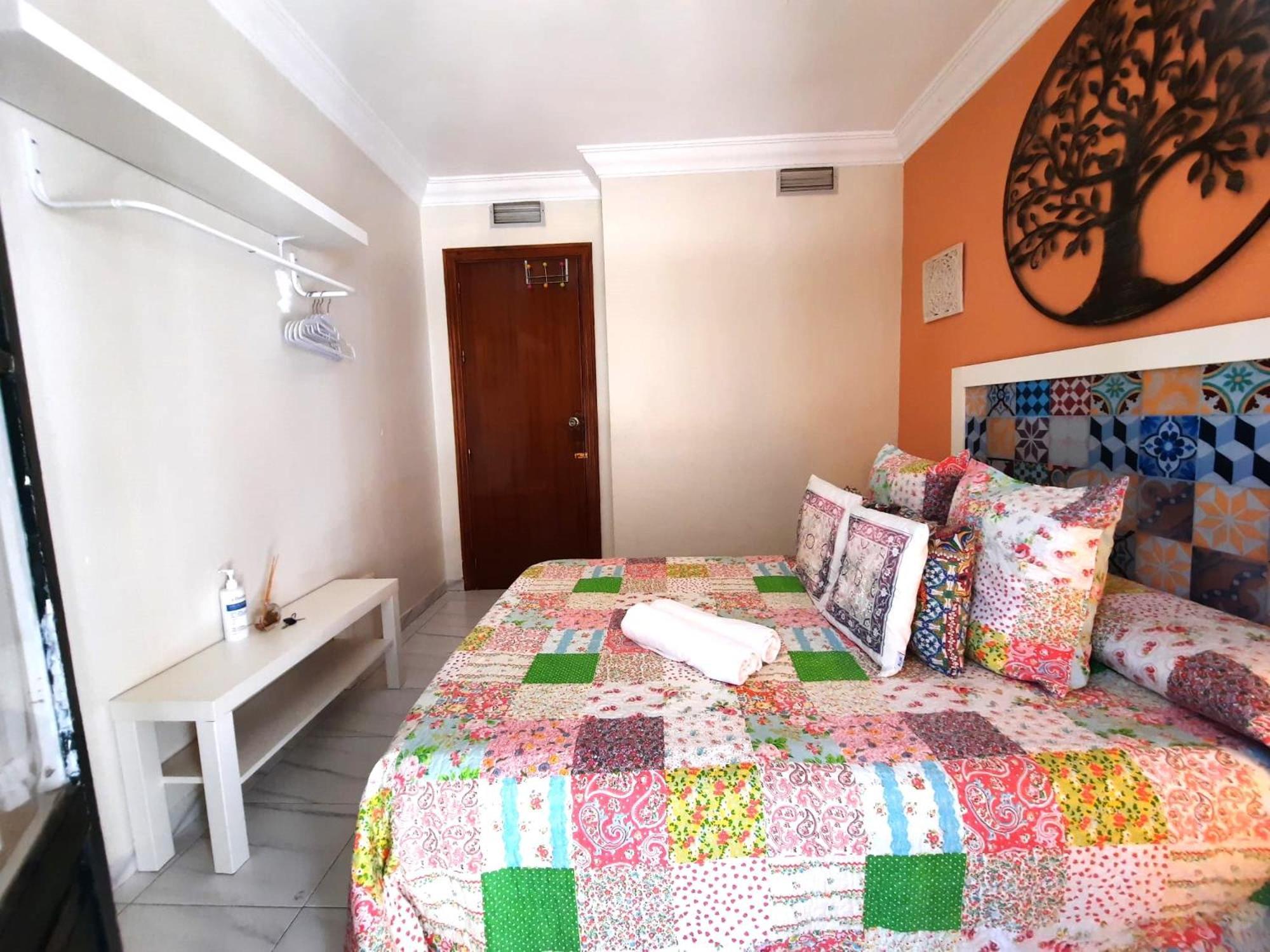 Budget And Cute Rooms With Balcony Sevilla Center Dış mekan fotoğraf