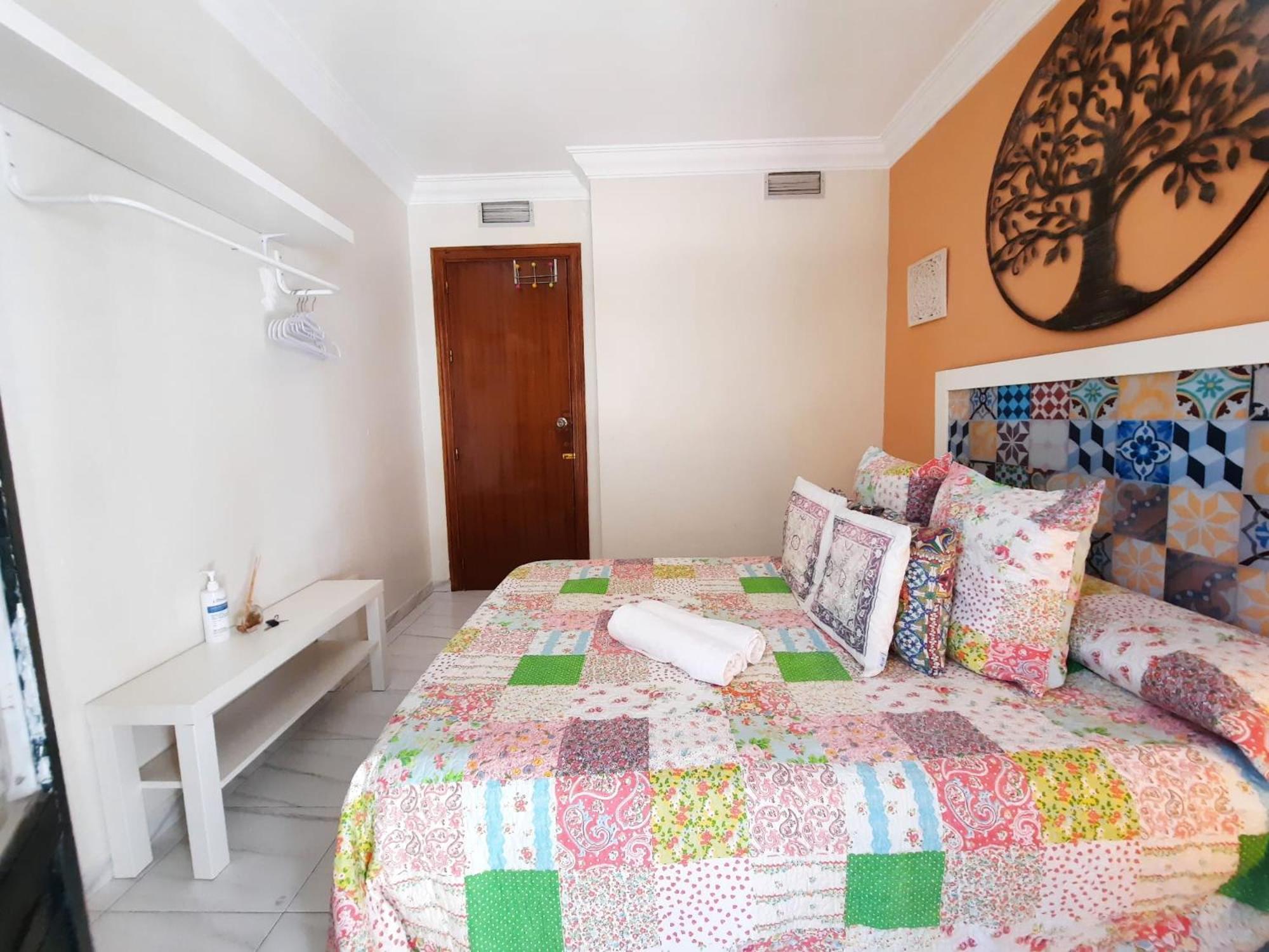Budget And Cute Rooms With Balcony Sevilla Center Dış mekan fotoğraf