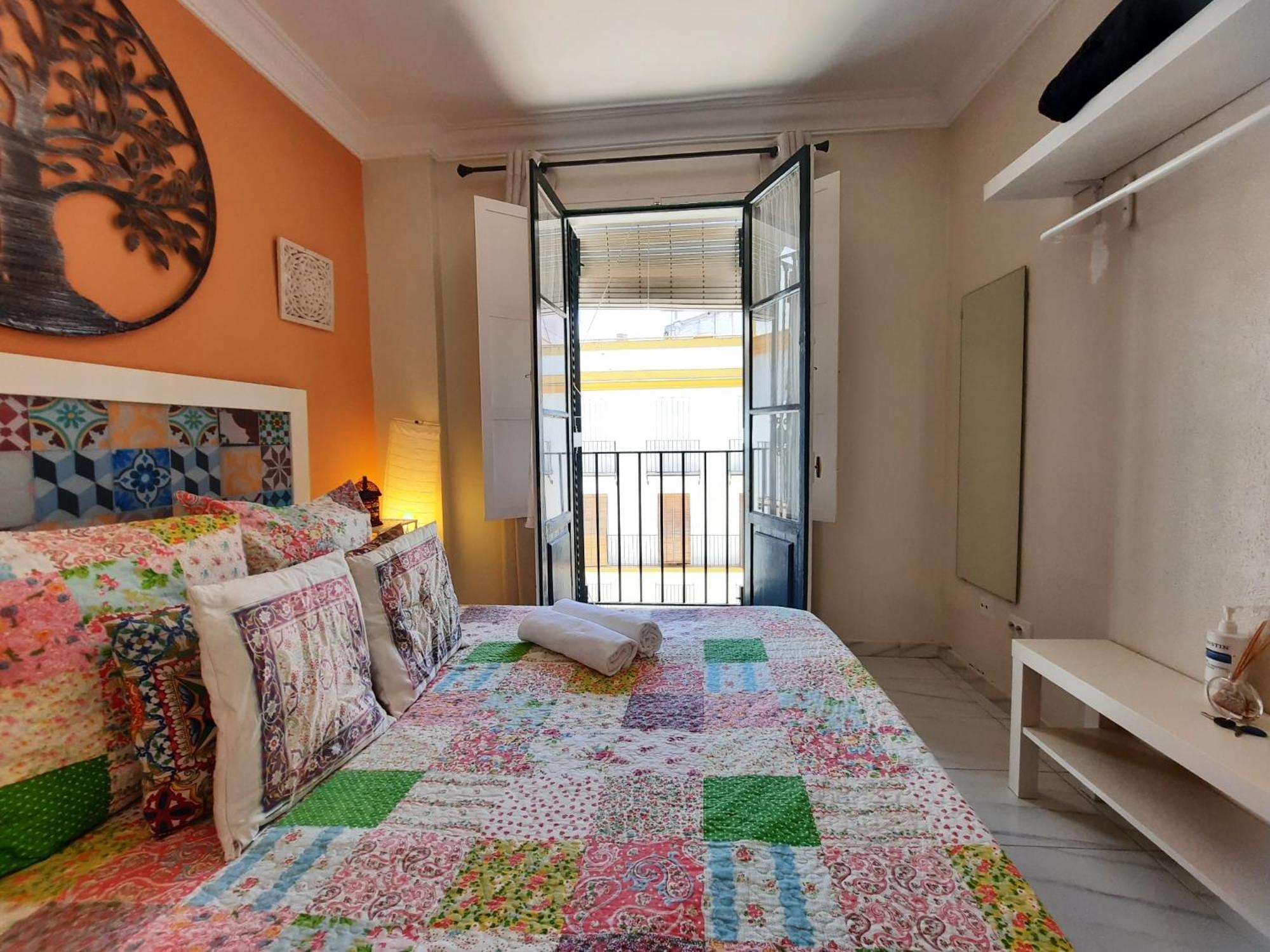 Budget And Cute Rooms With Balcony Sevilla Center Dış mekan fotoğraf